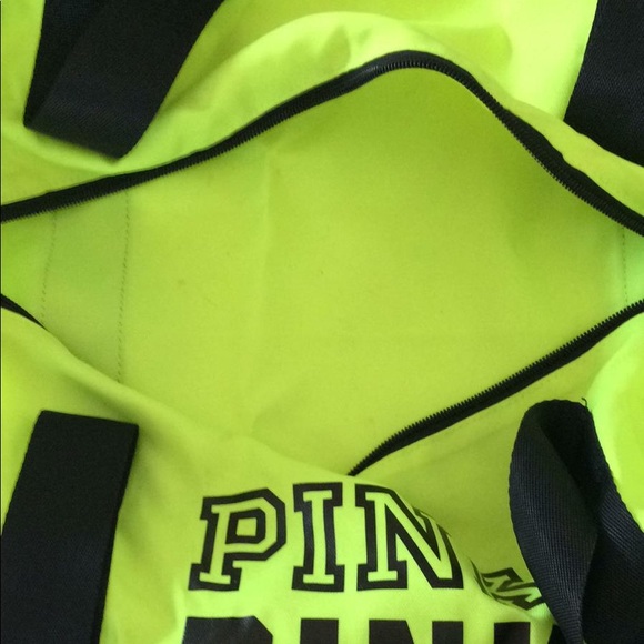 Pink duffle - Picture 3 of 5